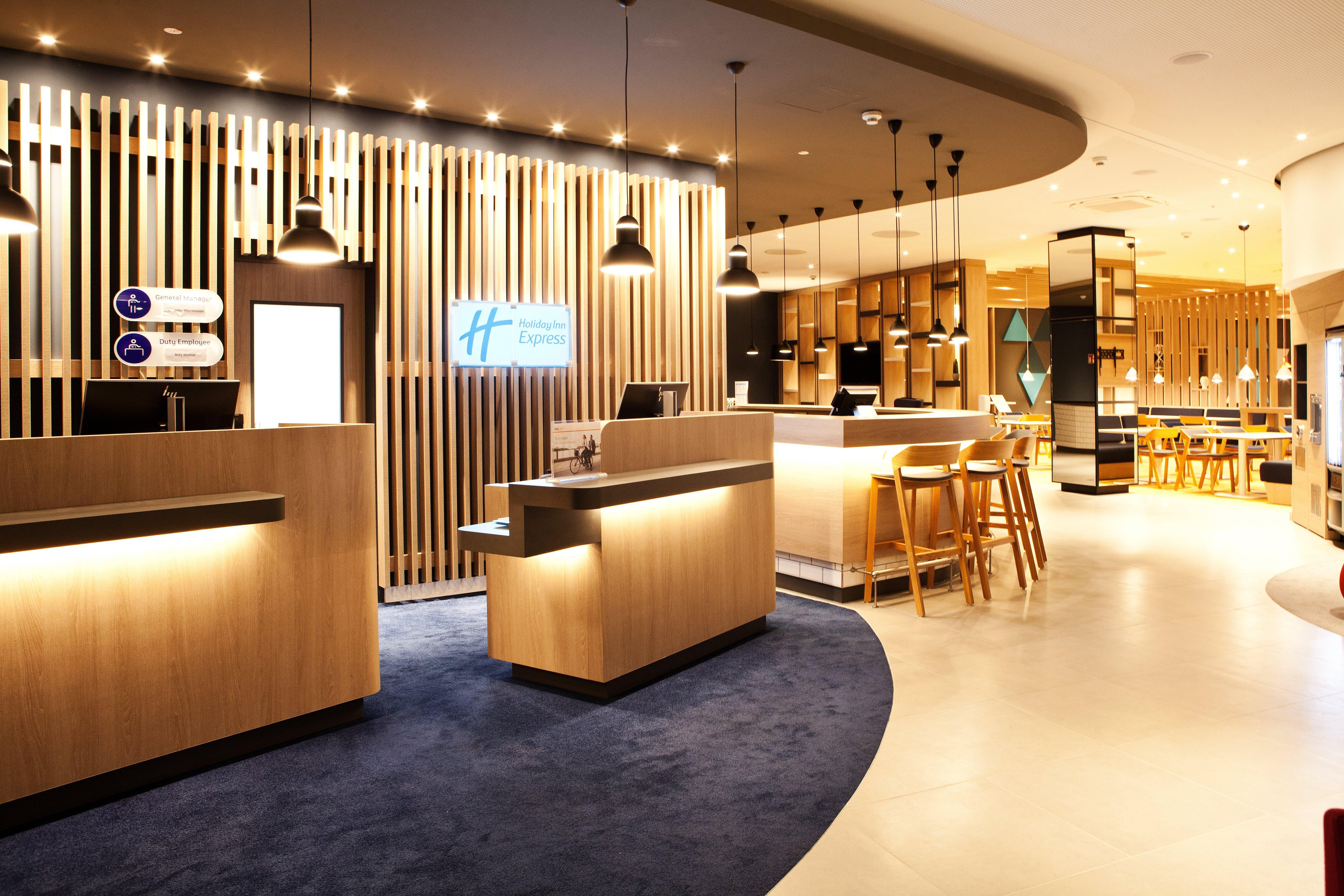 Holiday Inn Express - Goeppingen By Ihg Eksteriør bilde