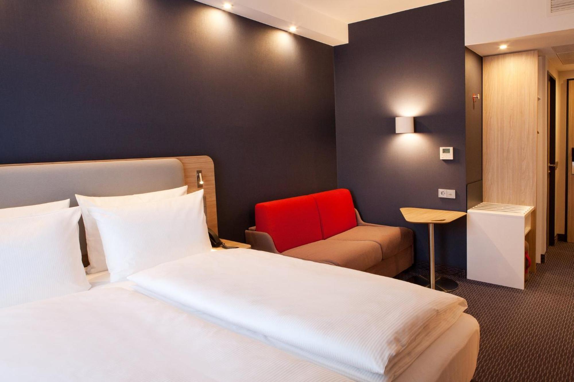 Holiday Inn Express - Goeppingen By Ihg Eksteriør bilde