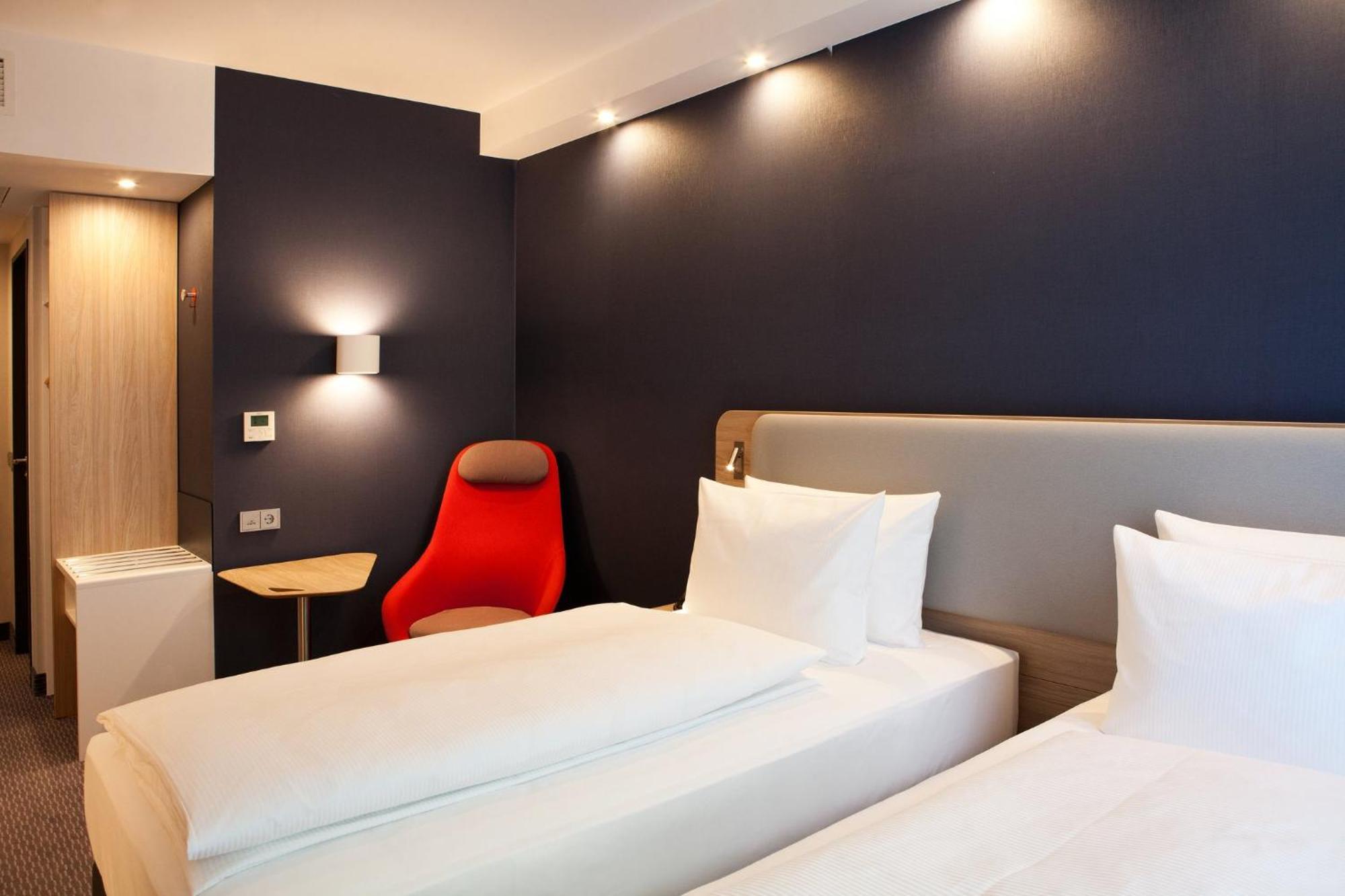 Holiday Inn Express - Goeppingen By Ihg Eksteriør bilde