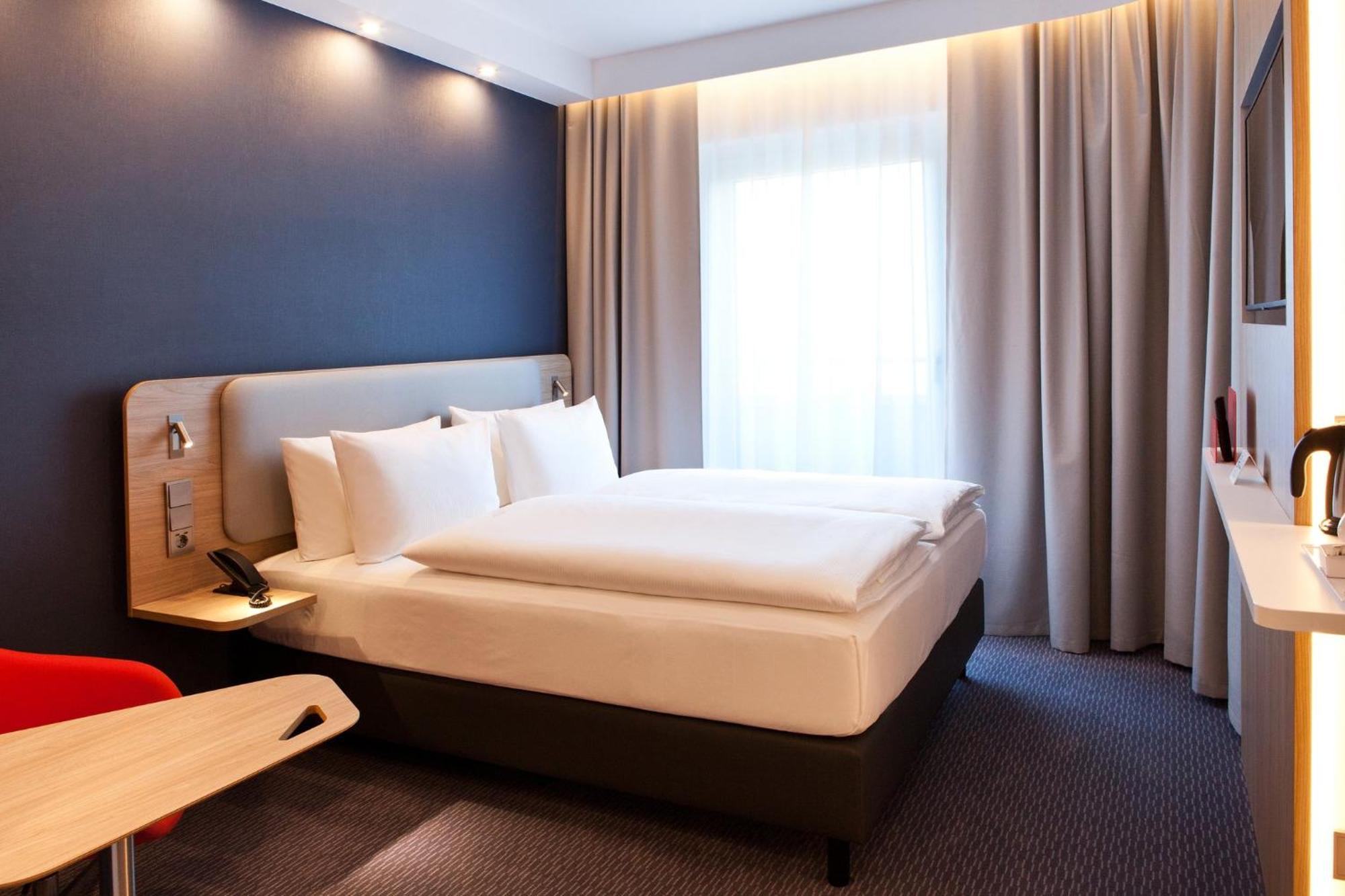 Holiday Inn Express - Goeppingen By Ihg Eksteriør bilde
