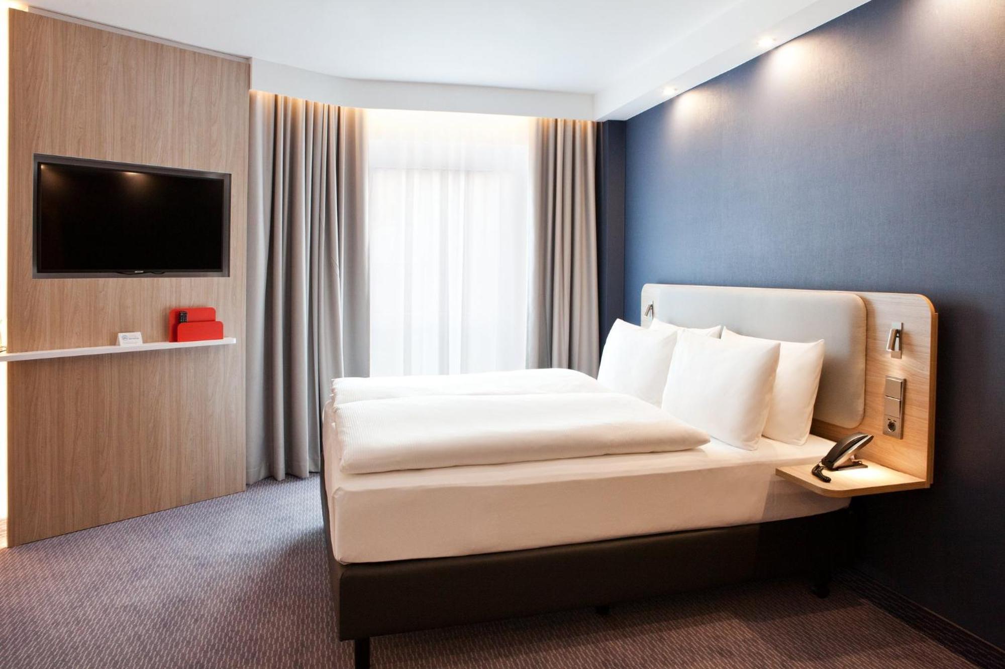 Holiday Inn Express - Goeppingen By Ihg Eksteriør bilde