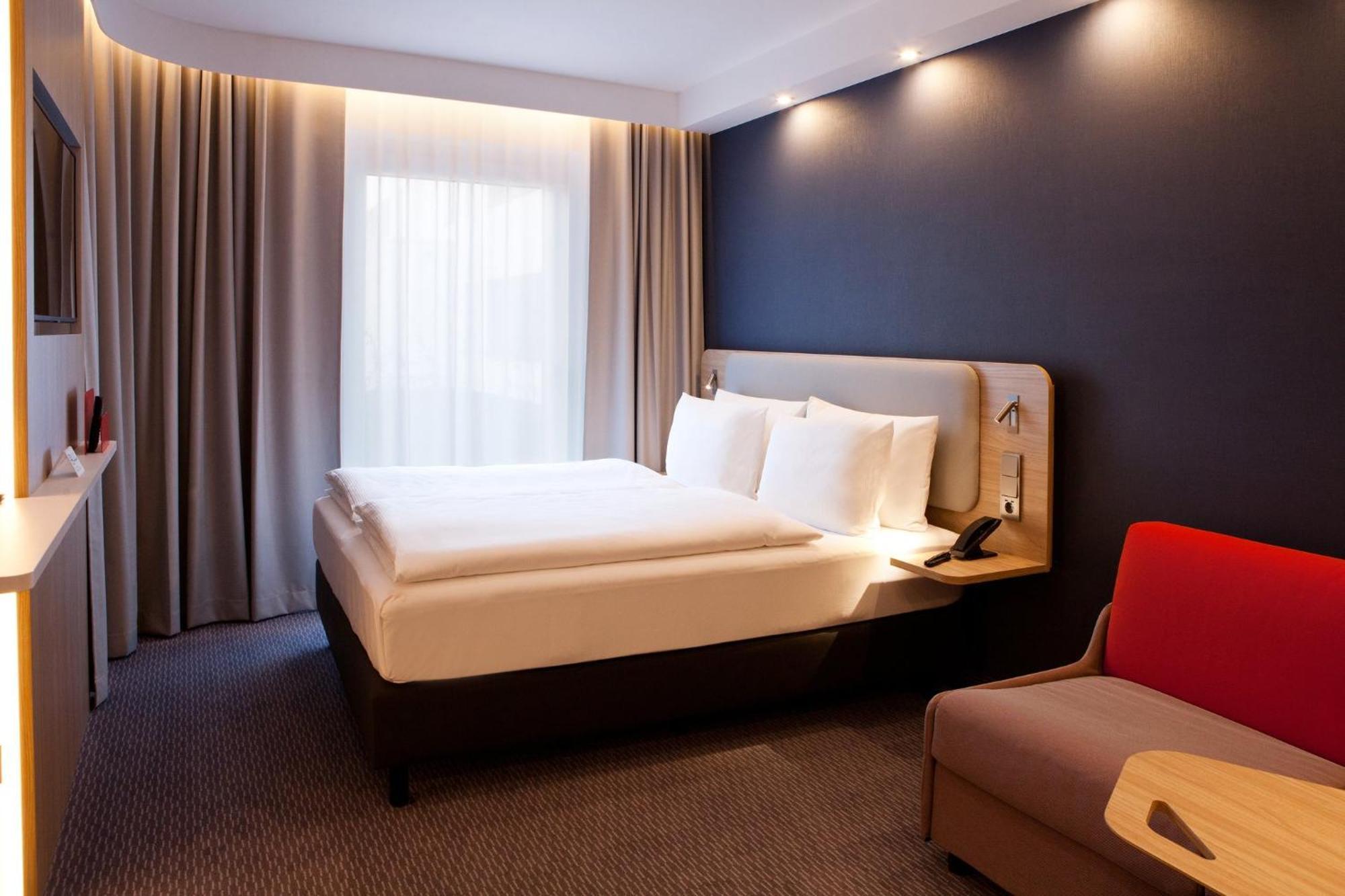 Holiday Inn Express - Goeppingen By Ihg Eksteriør bilde
